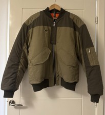 Oversized (Di)vision Bomber