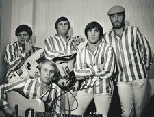 Al Jardine Hand Signed 8x6