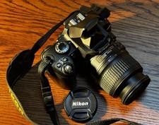 Nikon D40 DSLR Camera Kit