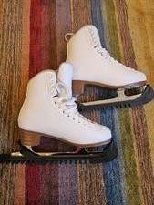 Figure skates size 5
