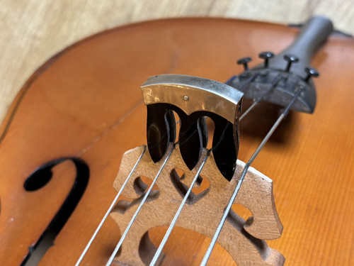 Antique but new horn - new,