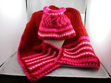 New hat and scalf set hand
