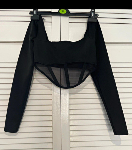 Women black square neck - square,