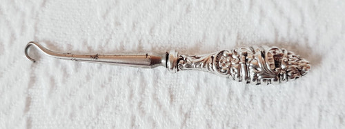 Antique silver handled - ~,