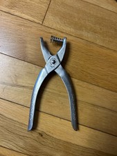 Maun industries hole punch