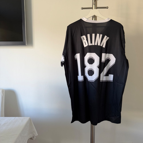 Blink 182 black - blink, football