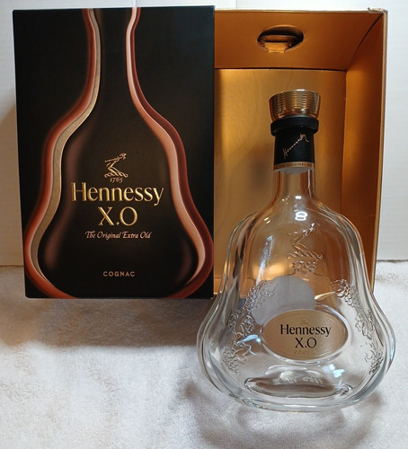 Hennessy cognac empty - xo,