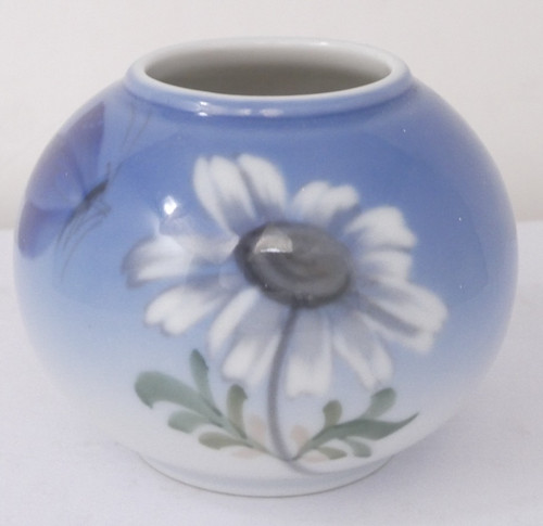 Royal copenhagen porcelain - copenhagen,