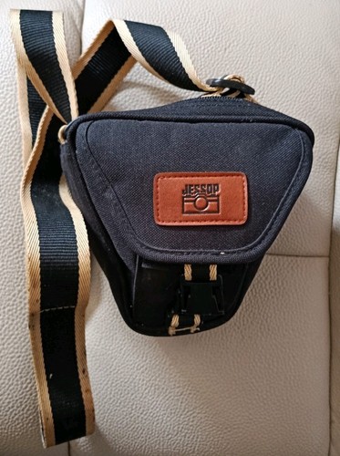 Jessops padded camera - camera, snug