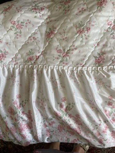 Single valanced bed - bed, spread