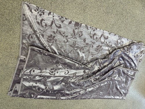 Remnant flock carved velvet - carved,