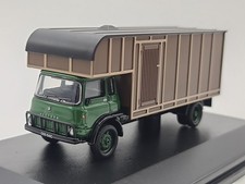 Oxford Diecast Horsebox