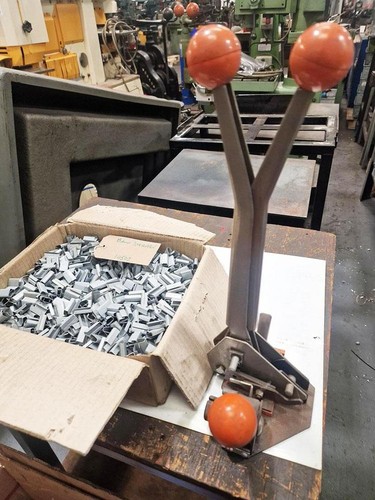 Band strapping machine - band,