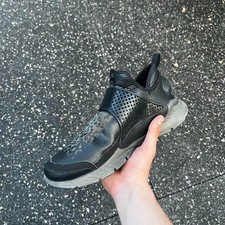 Nike x stone island black and