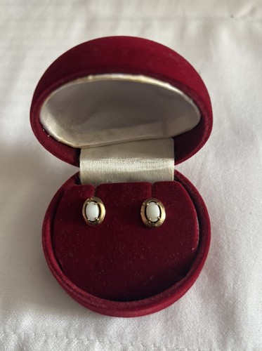 Carat gold opal stud - gold,