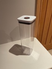 OXO GOOD GRIPS,TALL AIRTIGHT CONTAINER,IN GOOD CONDITION,IDEAL FOR SPAGHETTI