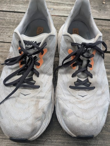 Hoka one - one,