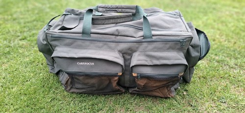 Carp focus fishing - focus, carryall