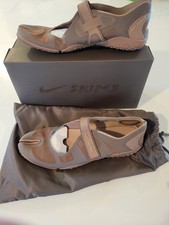 New Mens Size 10.5 Nike Skims
