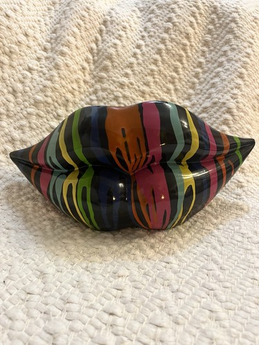 Large psychedelic lips - large,