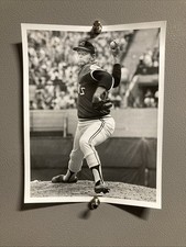 1974 Gaylord Perry “Pitching