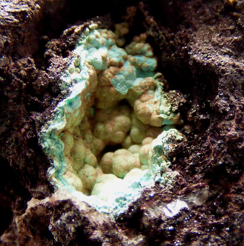 Pseudomalachite hematite - pseudomalachite,