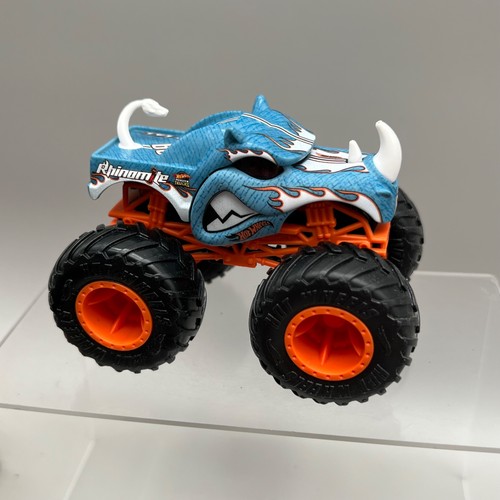 Hot wheels monster trucks - hot,