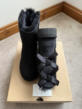 GENUINE UGG BOOTS W BAILEY BOW