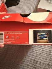 Size 8 - Nike Air Max 90