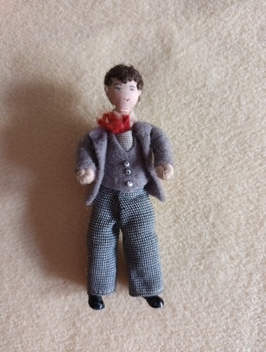 Grecon doll with lable 1940s - with,