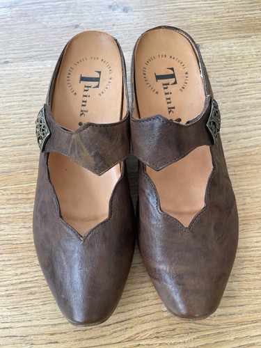 Women think brown leather - think!,