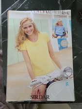 SIRDAR CALICO DK TOP LADIES'+GIRLS' KNITTING PATTERN 24-26 TO 44-46" CHESTS