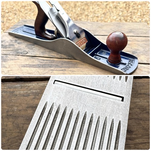 Record wood plane - no.6,