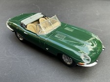 Franklin Mint Jaguar Convertible-E-Type Roadster (1961) = 1:24 scale model