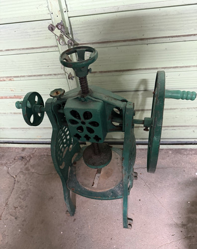 Manual ice crusher and shaver - crusher,