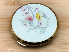 Stratton White Floral Signed G Breeze- Vintage Make Up/Powder Compact-203