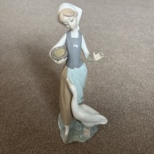 Vintage LLADRO #1052 Porcelain