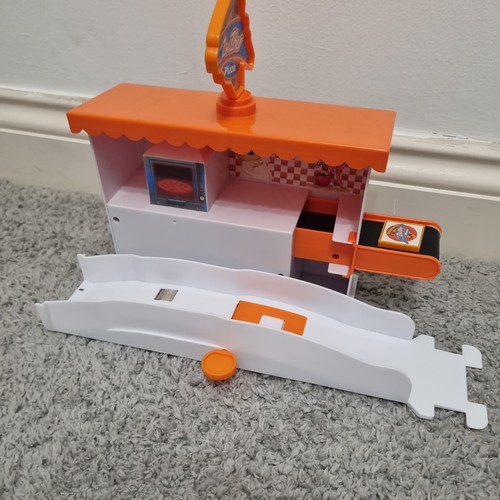 Zhu pets pizza shop - zhu,