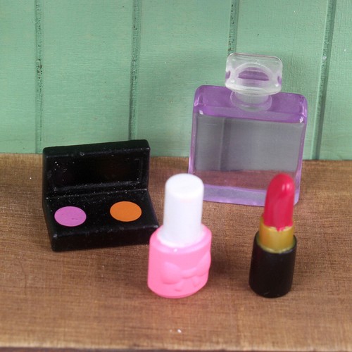 4pc scale dolls house - 4pc,