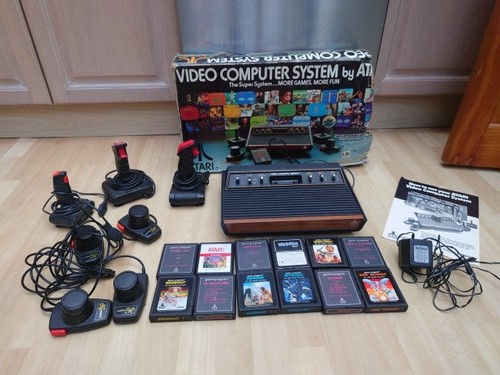 Atari 2600 black console boxed - atari,