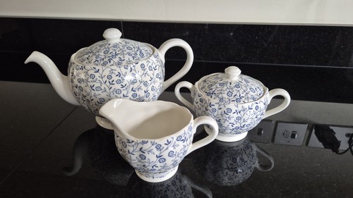 Grindley tea pot - tea, milk