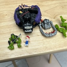 Mighty Max Rams Hydron Horror