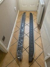  Land Rover Discovery 4 Side