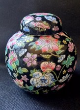 SMALL VINTAGE PORCELAIN