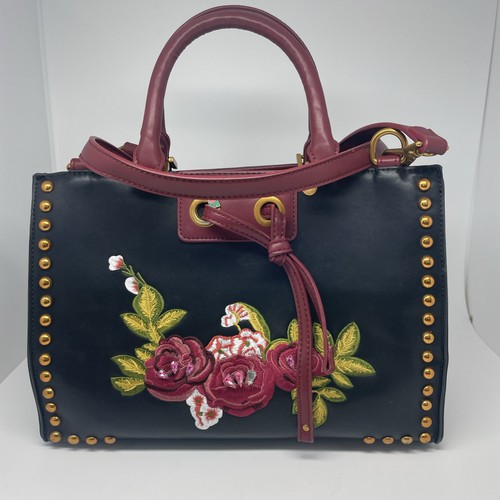 Nicole lee usa - nicole, embroidered