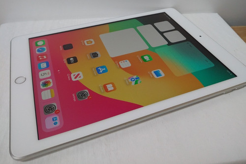 Apple ipad 6th generation - ipad,