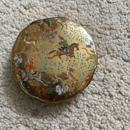 Vintage hunting scene - scene, iris