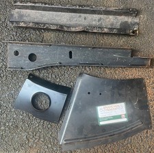 MORRIS MINOR BODY PARTS/PANELS UNUSED JOB LOT