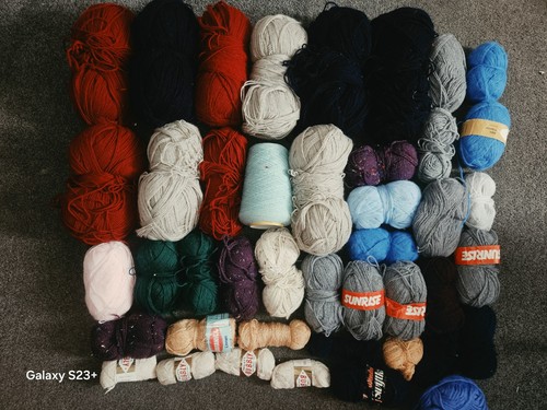 Rolls nitting wool some - of,