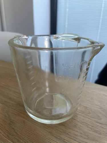 Vintage 1950s pyrex - glass, jug